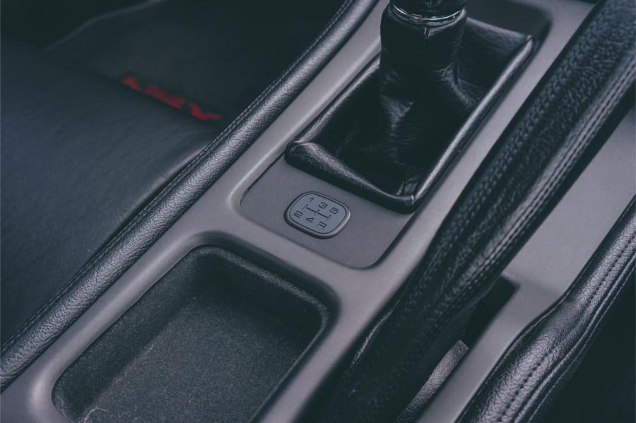 Детали интерьера Acura NSX 1991 года  (фото 38 из 61)